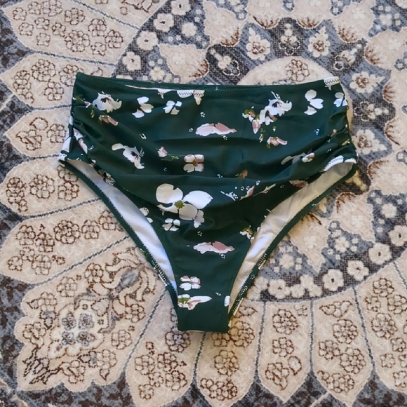 Cupshe Other - **3/$10** Cupshe Bikini Bottoms Size Medium